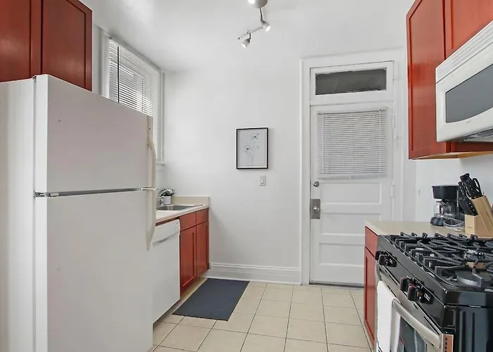 Ideal, Spacious & Furnished 1br - Cullom C2 *